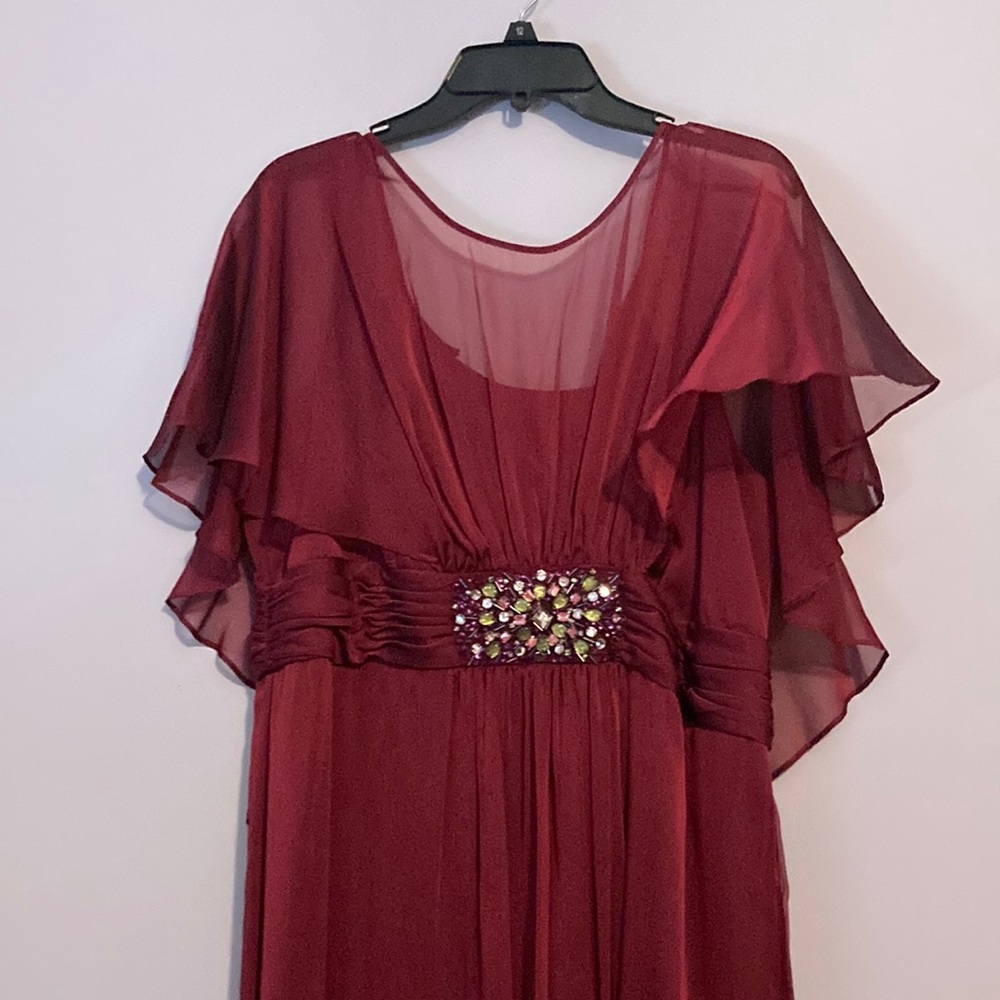 Pristine gown size 14W🚩